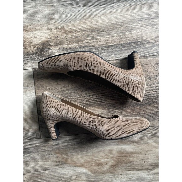 VANELi Women's Astyr Pointed Toe Block Pumps Casual Dress Low Heel Size 9M - Picture 2 of 8